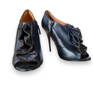 Elizabeth & James Ruffle Peep Toe Stiletto Shoes Sz 7.5B Black Leather Edgy